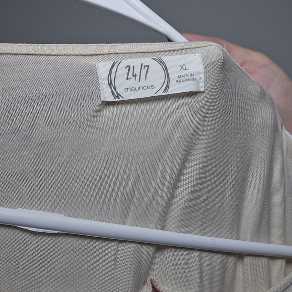 Maurices‎ Cream Top XL - Picture 2 of 2